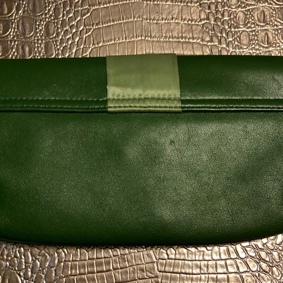 Beautiful Love cat Paris clutch. - Picture 7 of 7